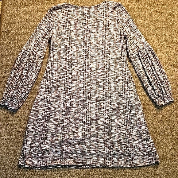 Dress - Picture 8 of 16